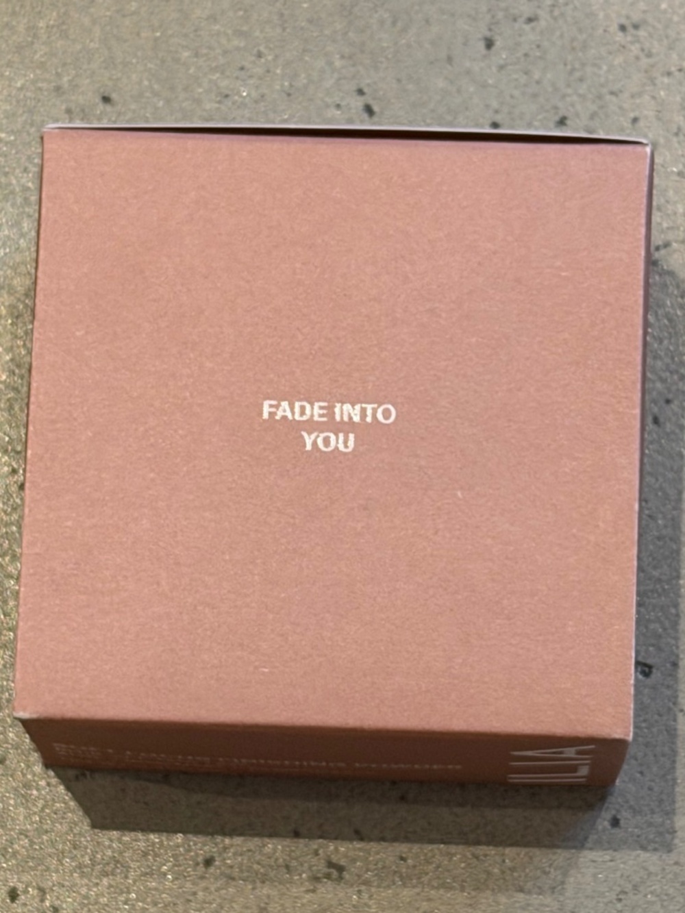 ILIA Soft Focus Setting Powder (Fade Into You) - Picture 2 of 4
